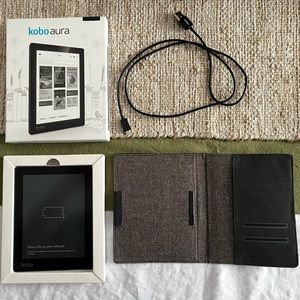 Kobo Aura Limited Edition E-Reader with Case